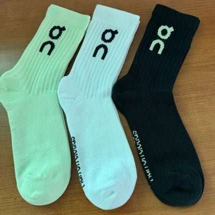 New Fashionable Couple Socks Mid-Calf 3 Pairs Pure Color Sporty Cotton Socks for Men And Women Suitable for All Seasons