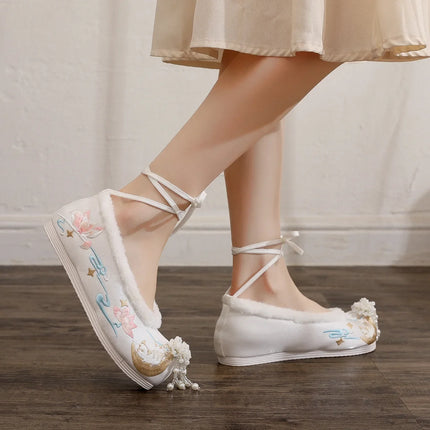 Chasing Moon Hot Sale Of The Season New Style Ming Dynasty Hanfu Shoes National Style Upturned Head Cotton Shoes Ancient Wedding