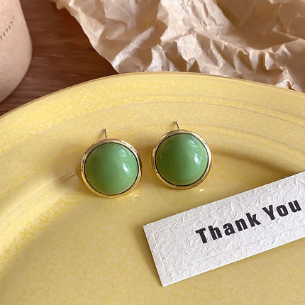 French Retro Milky Green Round Stud Earrings Appears White for Women Party Jewelry Golden Color Elegant Earrings Wholesale
