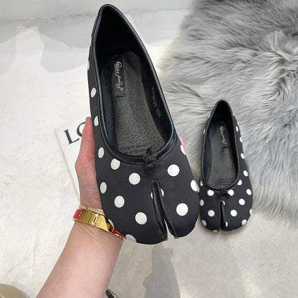 2025 Polka Dot Women Retro Flats Loafers Ballerina Shoe Japanese Style Tabi Ninja Shoes Split Hoof Toe Boat Shoes Female shoes