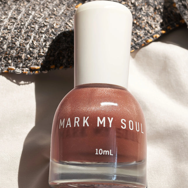 S133 Tea Dream 10ml No-Bake Cat Eye Nail Polish. Tea Dream red series base with red gold glitter. Quick-drying, long-lasting