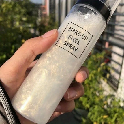 100 milliliters of makeup setting spray, long-lasting oil-control and moisturizing type, suitable for women's use as cosmetics