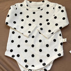 White / 73 6-12M