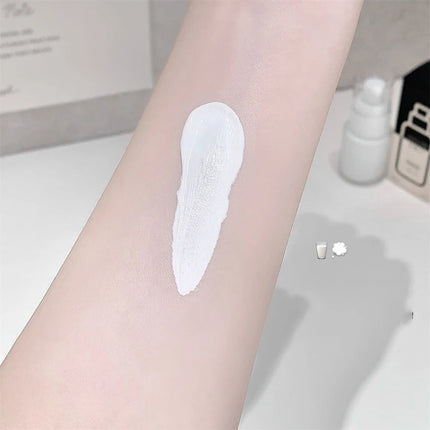 White Liquid Foundation Blending Pure Silky Creamy Matte Long-Wearing Transfer-Resistant for Stage Cosplay Halloween Makeup 30ml
