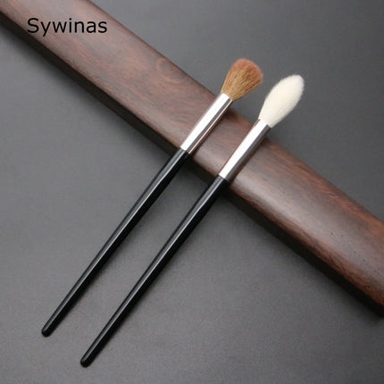 Tapered Highlighter Brush Blush Natural hair Blending Makeup Brushes