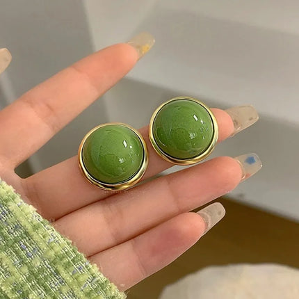 French Retro Milky Green Round Stud Earrings Appears White for Women Party Jewelry Golden Color Elegant Earrings Wholesale