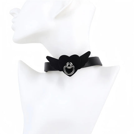 Vintage Sexy Heart Charm Gothic Collar Necklace for Women Black Leather Punk Style Adult Gift with Lock Fashion Accessory