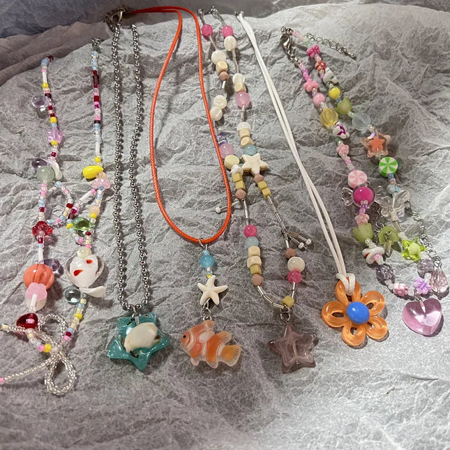Korean Exquisite Retro Flower Love Heart Beaded Necklace For Women Personality Simple Cool Clavicle Chain Fashion Y2K Jewelry