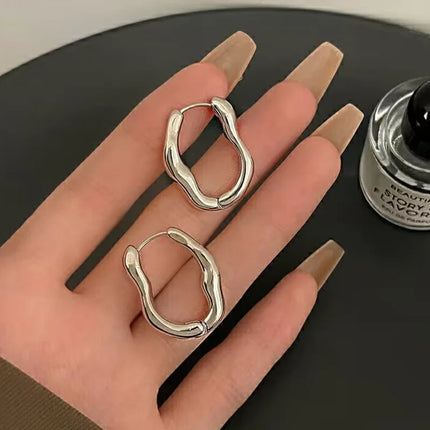 Simple Irregular Oval Hoop Earrings for Women Metal Style Bend Geometric Personality Ear Buckle Accessories Punk Fashion Jewelry