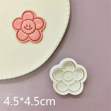 Cute Animal Cookie Embossing Stamp Fish Bear Rabbit Cake Mold Love Heart Shaped Cartoon Biscuit Mold Baking Biscuit Cutters