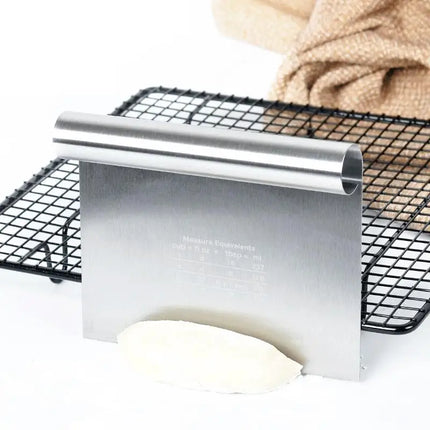 1Pc Stainless Steel Scale Cake Scraper Buttercream Edge Smoother Dough Pastry Spatula Cake Decorating Baking Tool