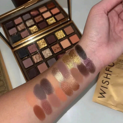 Huda beauty 18 Colors Empowered Eyeshadow Palette High Pigmentation Eye Makeup New Nude PALETTE Matte Charming Glitter Shadow