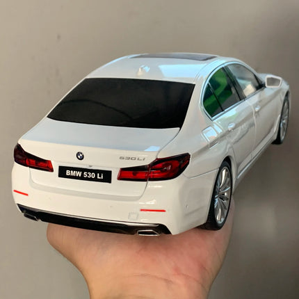 1:18 BMW 530Li Large Luxury Alloy Metal Diecast Model Cars Interior Decoration Ornaments Trendy Fun For Boyfriend Toys Car Gifts