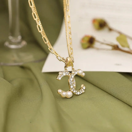 Luxurious Letter Necklace Pearl Dot Sweater Chain Elegant Style Fashion Commute Light Luxury Trend Autumn Winter Jewelry