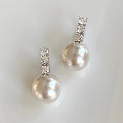Huitan Elegant Lady Delicate Wedding Earrings Simulated Pearl Shiny Zirconia Pendant Jewelry for Engagement Delicate Accessories