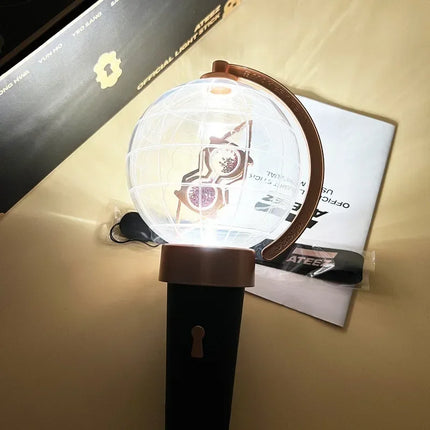 Kpop Atheezed Lightstick Ver.2 Ver.1 Korea Light Stick Globe Hand Lamp Concert Party Flash Fluorescent Toys Fans Collection