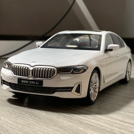 1:18 BMW 530Li Large Luxury Alloy Metal Diecast Model Cars High Simulation Classic Ornaments & Collectibles Hobby Toys For Kids