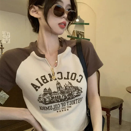 2023 New Summer Women's T-shirt American Style Vintage Design Sensibility Cropped Student Top Trendy V-neck Short Sleeves