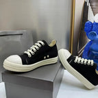 Black 04 / 44