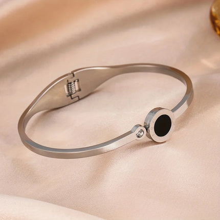 3-Piece Women's Classic Fashion Stainless Steel Roman Digital Design Jewelry Set - Necklace, Bracelet, Earrings, Unique Gifts
