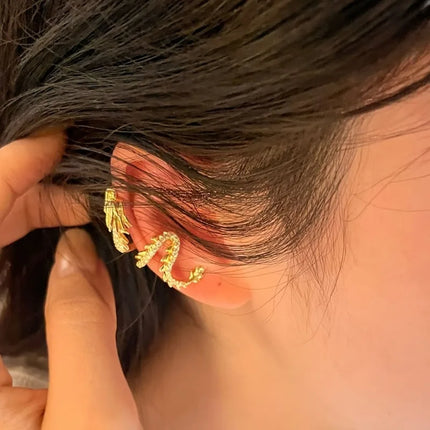 1Pcs Exquisite Dragon Shaped Ear Clip Light Luxury and High-end Earrings for Women Perfect for Daily Wear and Party Gifts