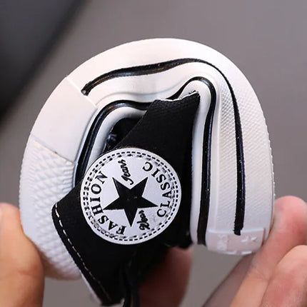 Chaussures en toile mi-montantes pour enfants Chaussures pour enfants décontractées confortables à semelle souple pour garçons et filles Chaussures de planche antidérapantes et respirantes