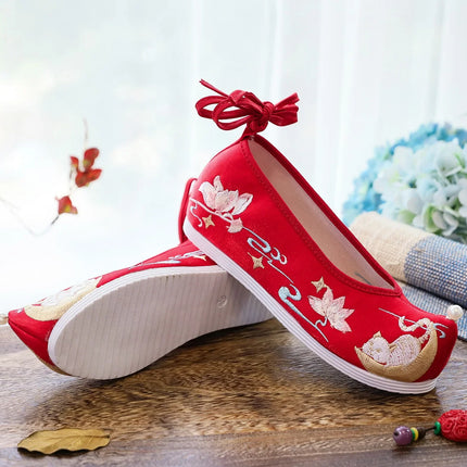 Chasing Moon Hot Sale Of The Season New Style Ming Dynasty Hanfu Shoes National Style Upturned Head Cotton Shoes Ancient Wedding